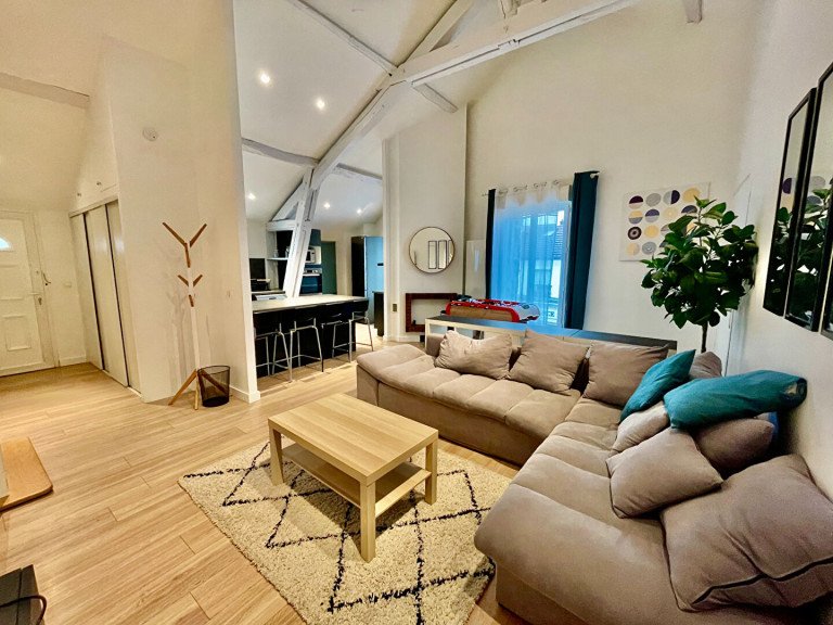 Location - 1 Pièce - 1 chambre - 21 m2 (PALAISEAU 91)