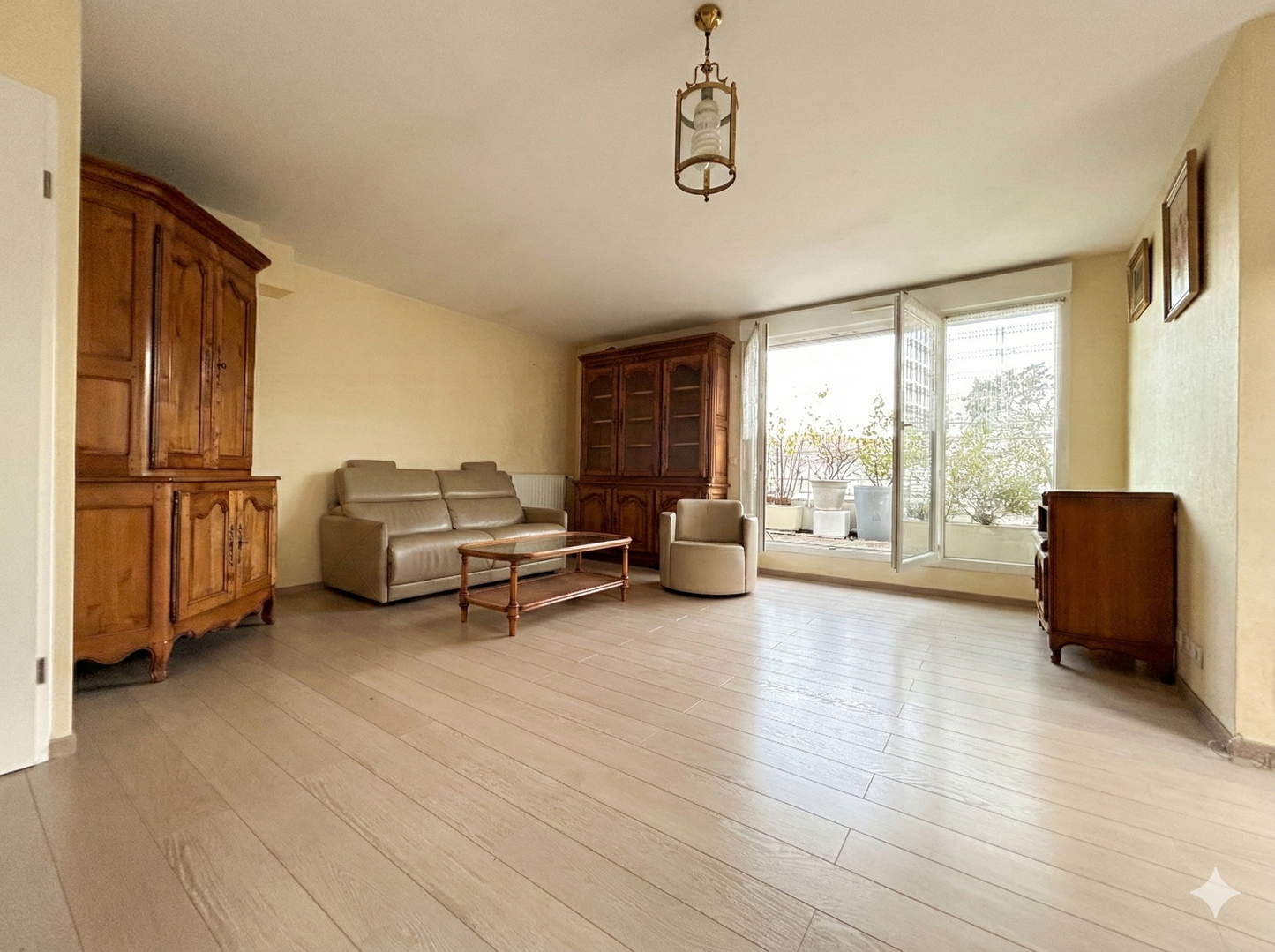 À LOUER - Appartement 5 pièces MEUBLÉ avec terrasse à MASSY - 89,14 m2